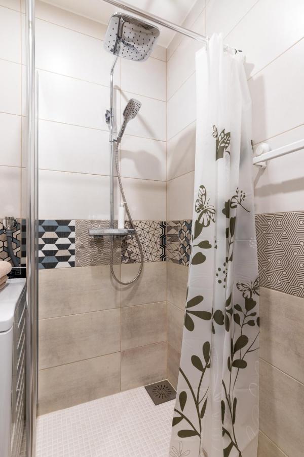 Charming 1Br In Superb Location, Free Parking & Wi-Fi Apartment Tallinn Bagian luar foto